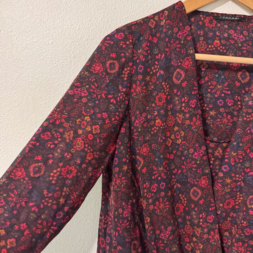 T Tahari Surplice Long Sleeve Blouse Dark Retro Floral Office NWT-Small - Picture 4 of 11